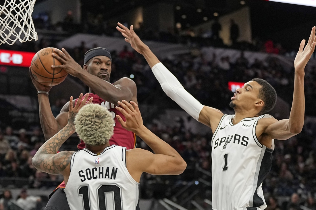 Spurs, Heat both trying to snap losing streaks