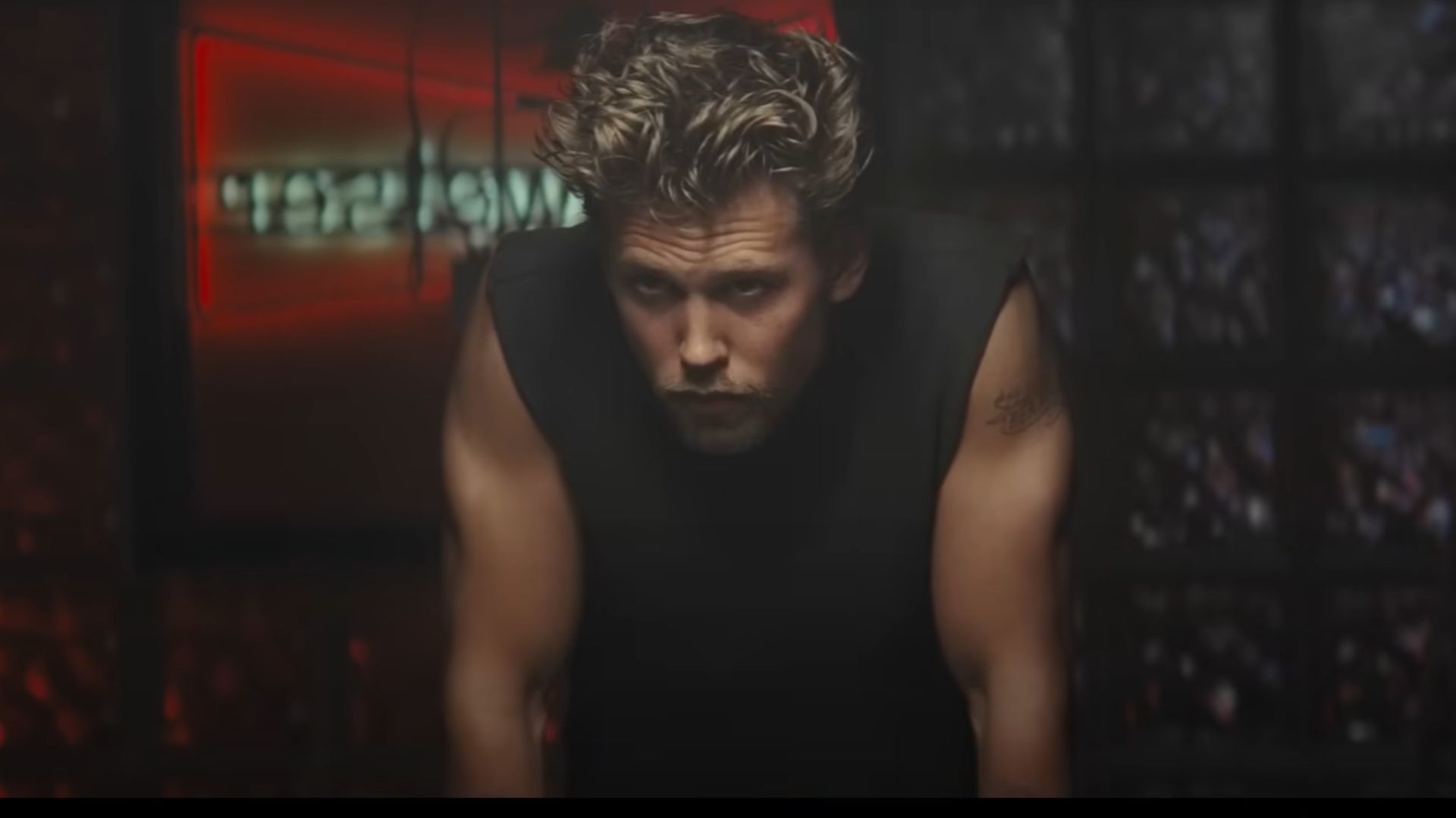 Butler in The Bikeriders (Image via YouTube/Focus Features)