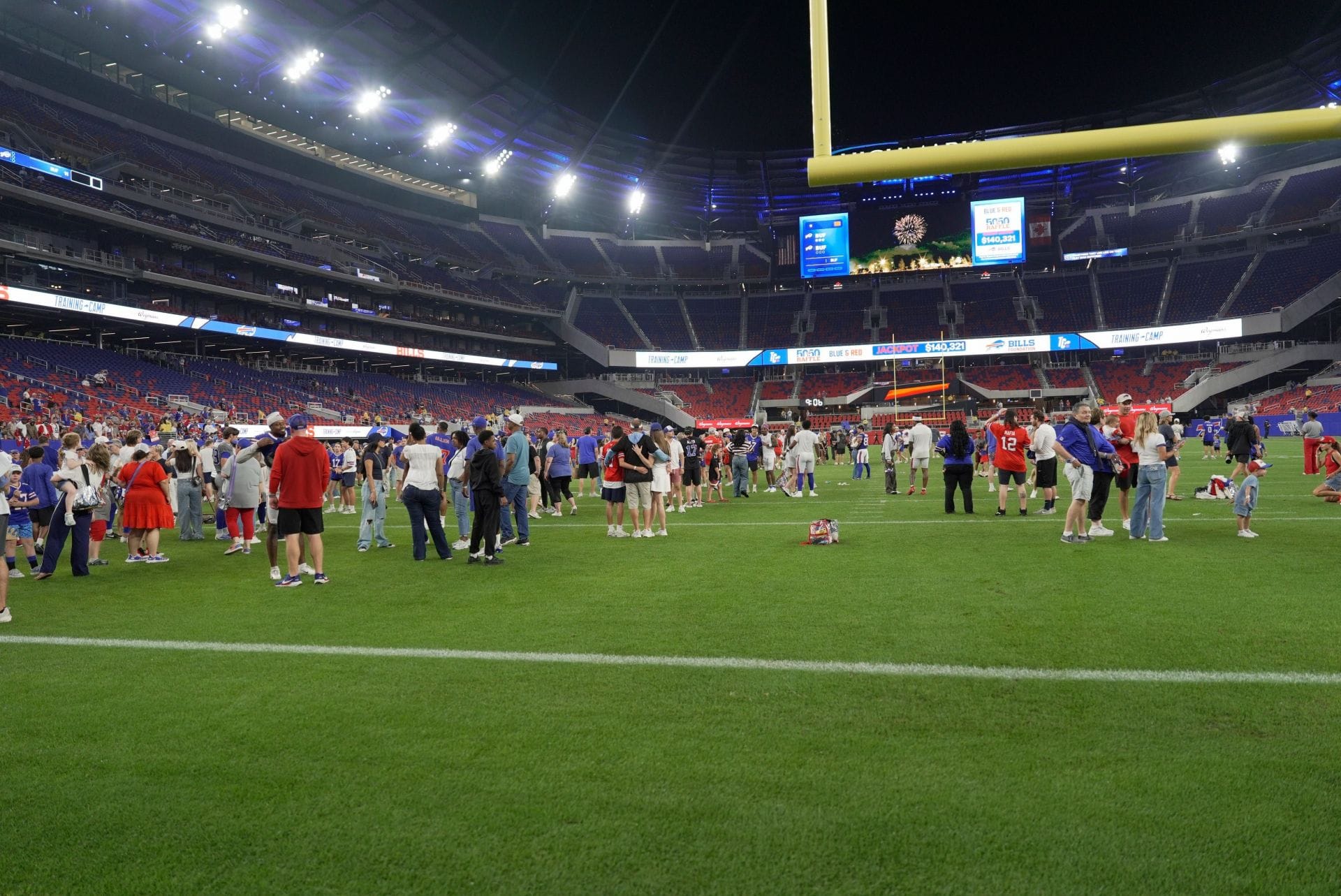 NFL fans brutally mock Bills for “small” jumbotron inside $2,100,000,000